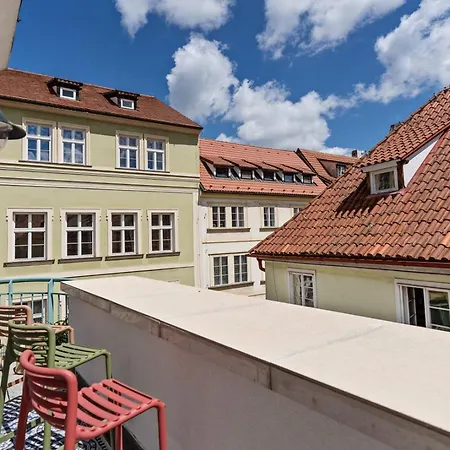 Elegant Lesser Town With Balcony & Free Parking By Easybnb Premium * Прага