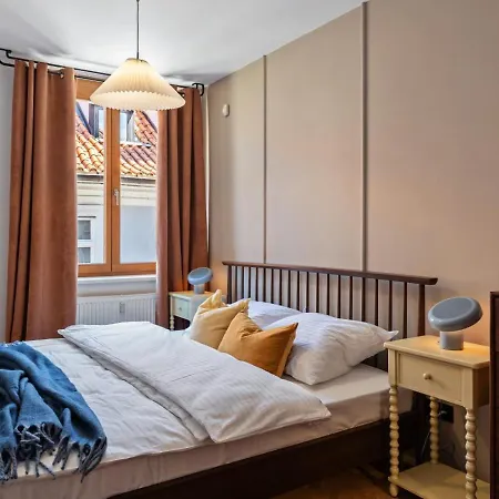 Lejlighed Elegant Lesser Town With Balcony & Free Parking By Easybnb Premium