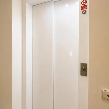 Апартаменты Elegant Lesser Town With Balcony & Free Parking By Easybnb Premium *